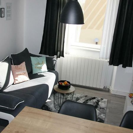 Stylish Apartment In City Center Pula Exterior foto