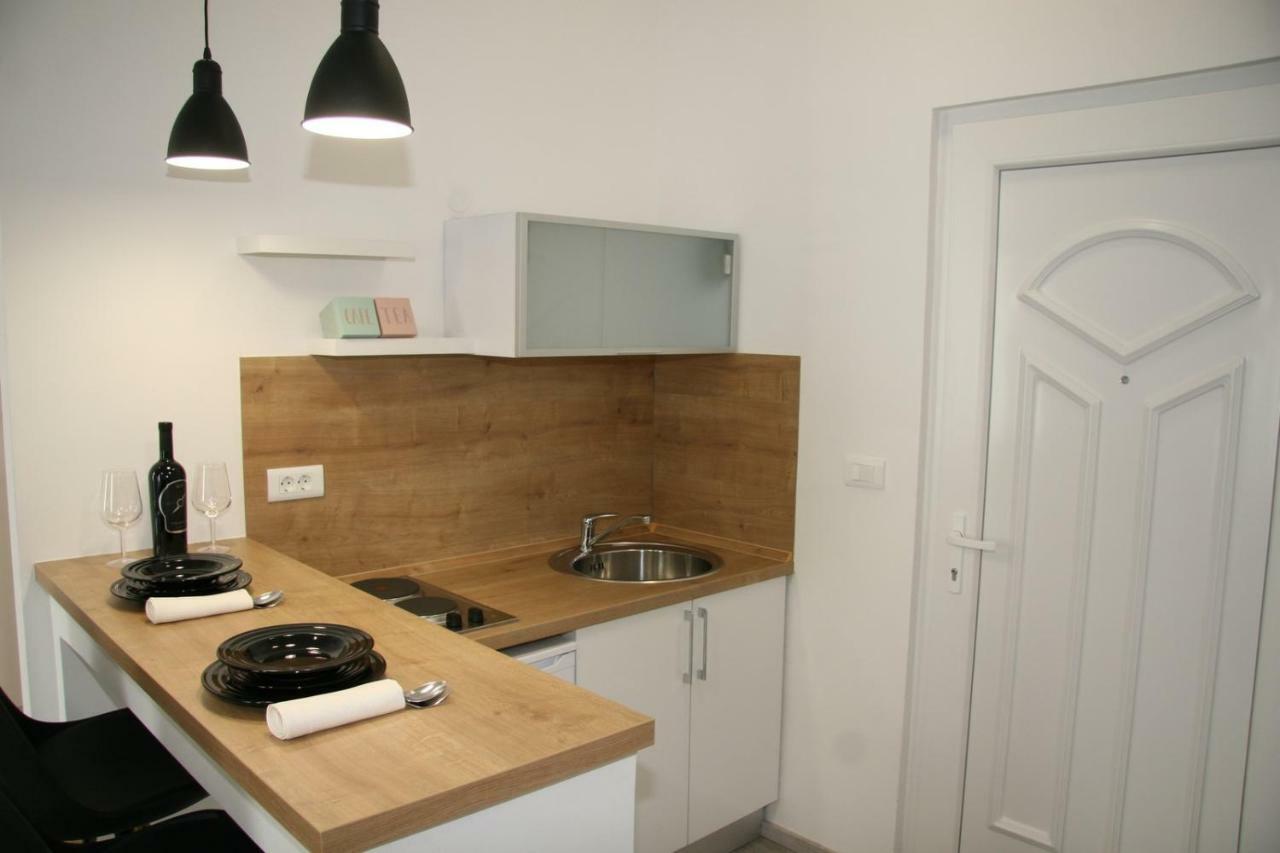 Stylish Apartment In City Center Pula Exterior foto