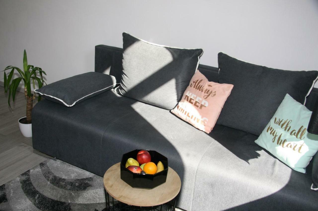 Stylish Apartment In City Center Pula Exterior foto