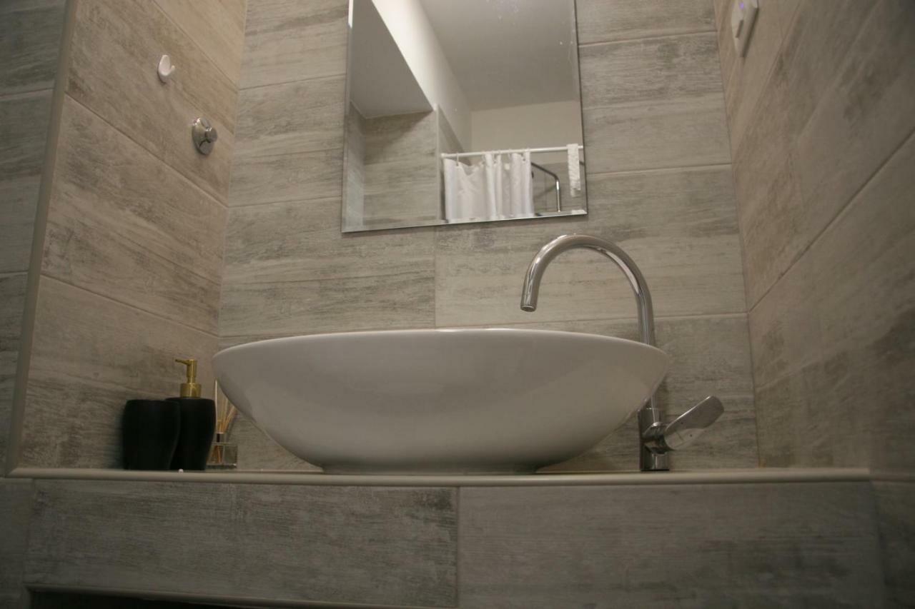 Stylish Apartment In City Center Pula Exterior foto