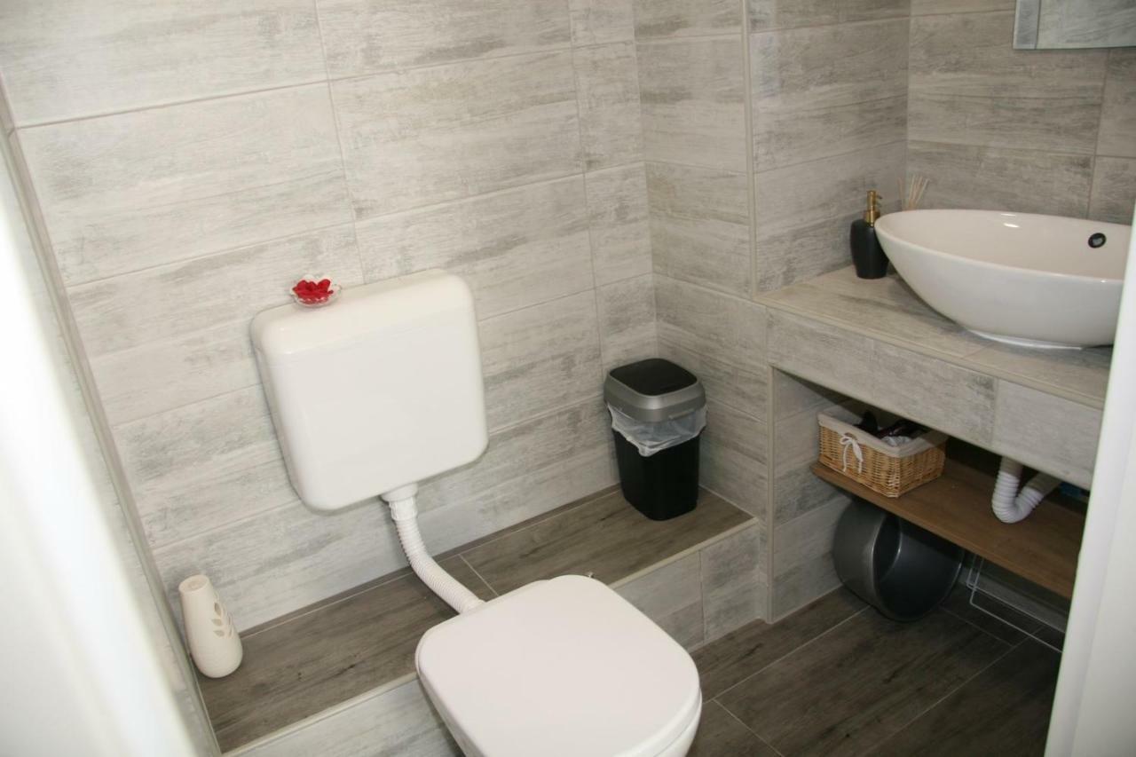 Stylish Apartment In City Center Pula Exterior foto